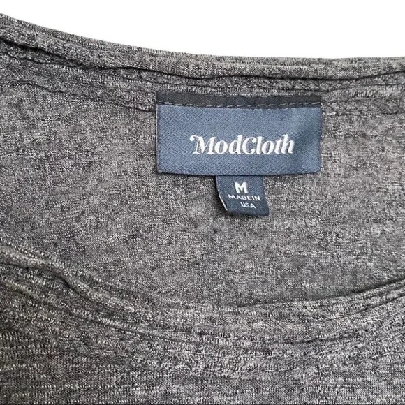 Modcloth Grey  Capped Sleeve Round Neck Tee Shirt - Picture 5 of 10